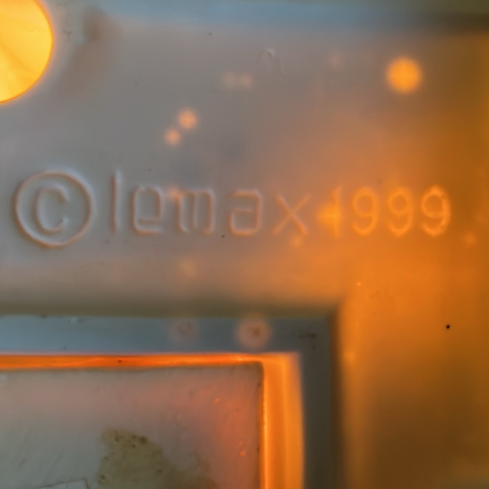 Lemax 1999 retired lighted Williams furniture store with window view of couch - Picture 7 of 13